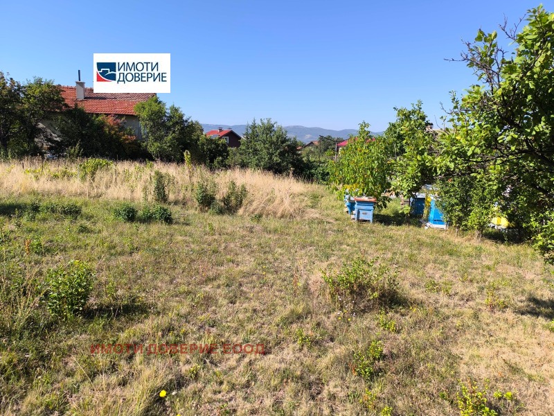Till salu  Komplott region Pernik , Golemo Butjino , 1763 kvm | 67181241