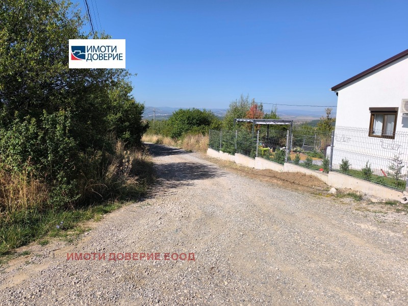 Till salu  Komplott region Pernik , Golemo Butjino , 1763 kvm | 67181241 - bild [2]