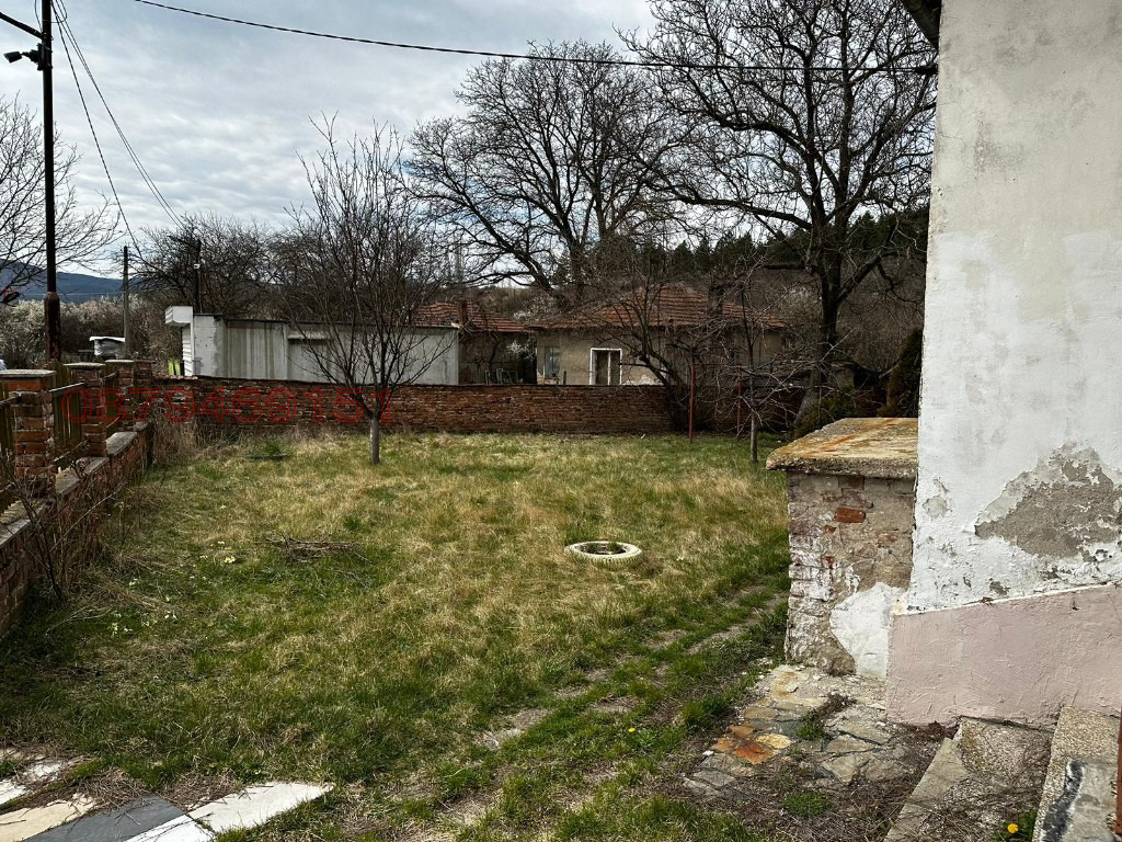 Продава КЪЩА, гр. Перник, Стара Тева, снимка 2 - Къщи - 54385932
