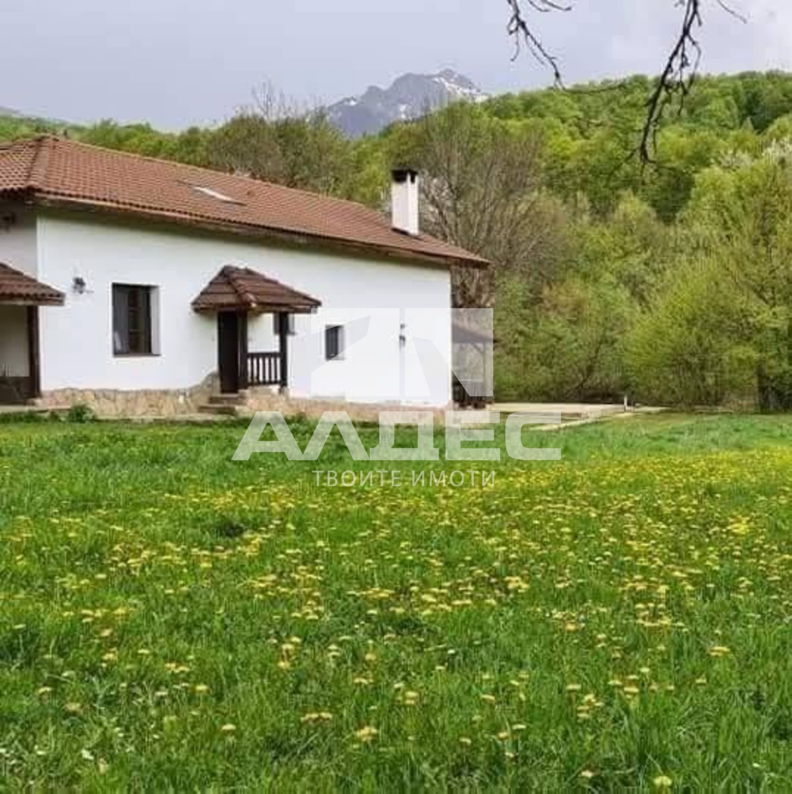 Продава КЪЩА, гр. Априлци, област Ловеч, снимка 2 - Къщи - 55062301