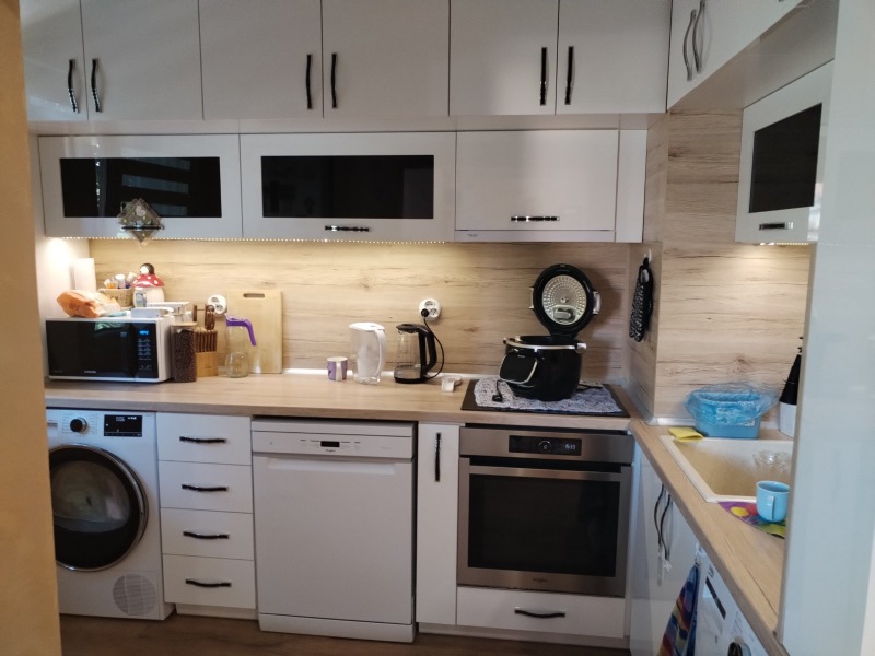 Продава 3-СТАЕН, гр. Шумен, Добруджански, снимка 2 - Апартаменти - 53152900