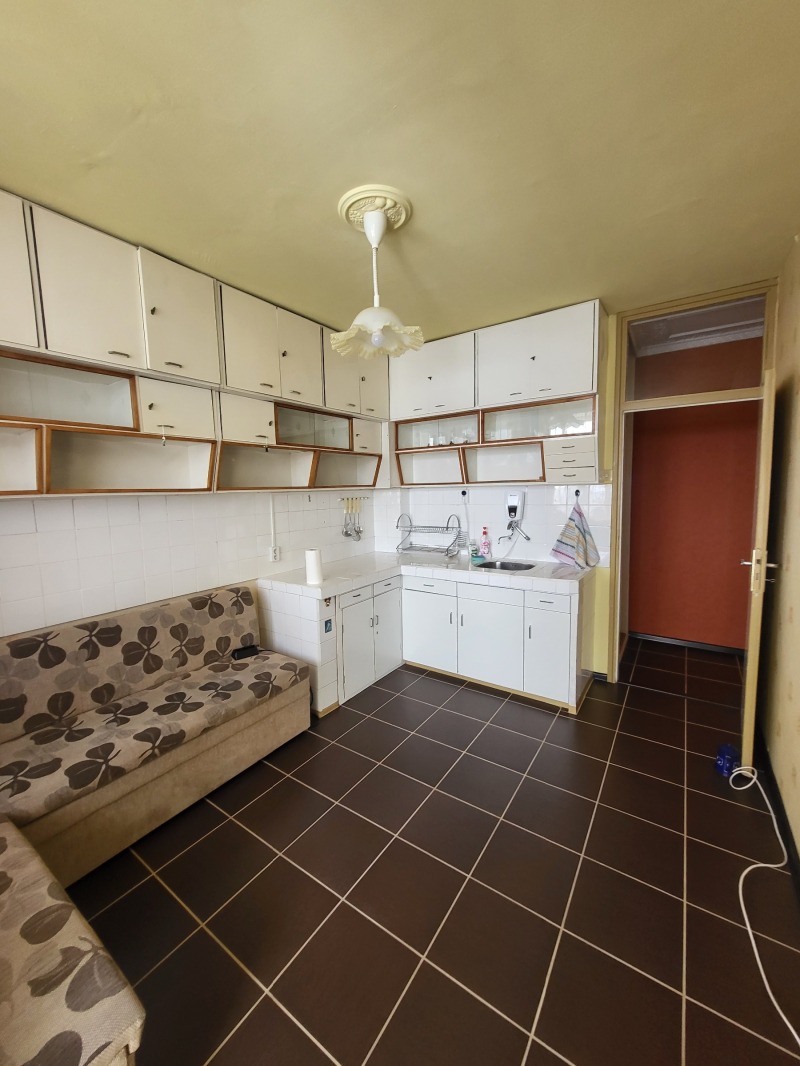 Продава 4-СТАЕН, гр. Плевен, Сторгозия, снимка 2 - Апартаменти - 53322173