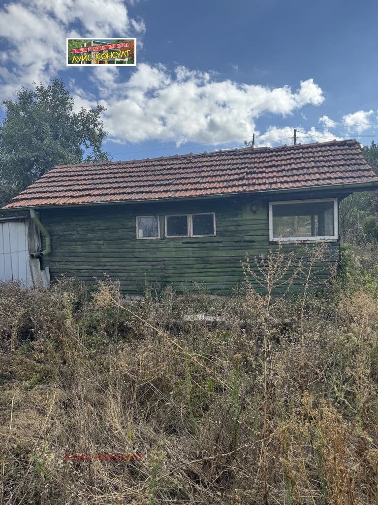 Продава ВИЛА, град Монтана, Парта 1 • 35000 лв. • 75911555 — Holmes.bg