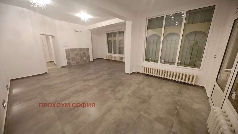 Til salgs  Butikk Sofia , Izgrev , 62 kvm | 96079836