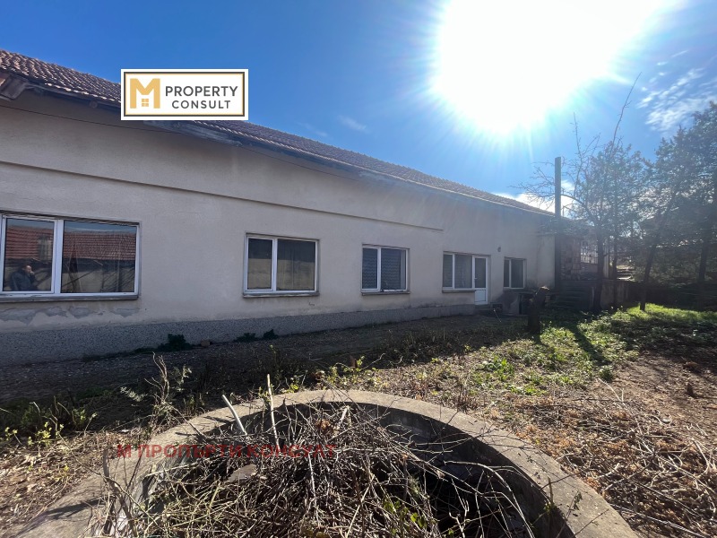 Продава  Пром. помещение град Плевен , Широк център , 200 кв.м | 95456074