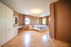 3 soveværelser Vitosha, Sofia 11