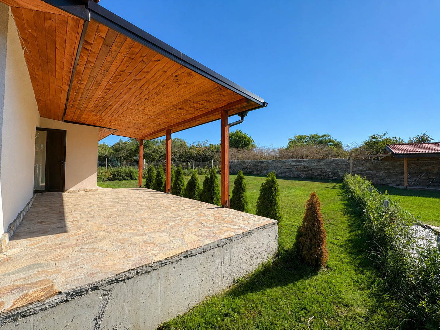 Продава КЪЩА, с. Езерец, област Добрич, снимка 3 - Къщи - 55795959