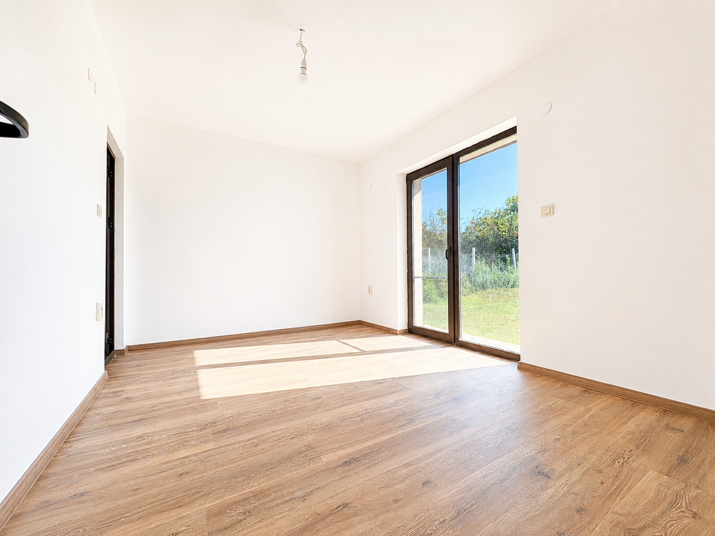 Продава КЪЩА, с. Езерец, област Добрич, снимка 6 - Къщи - 55795959