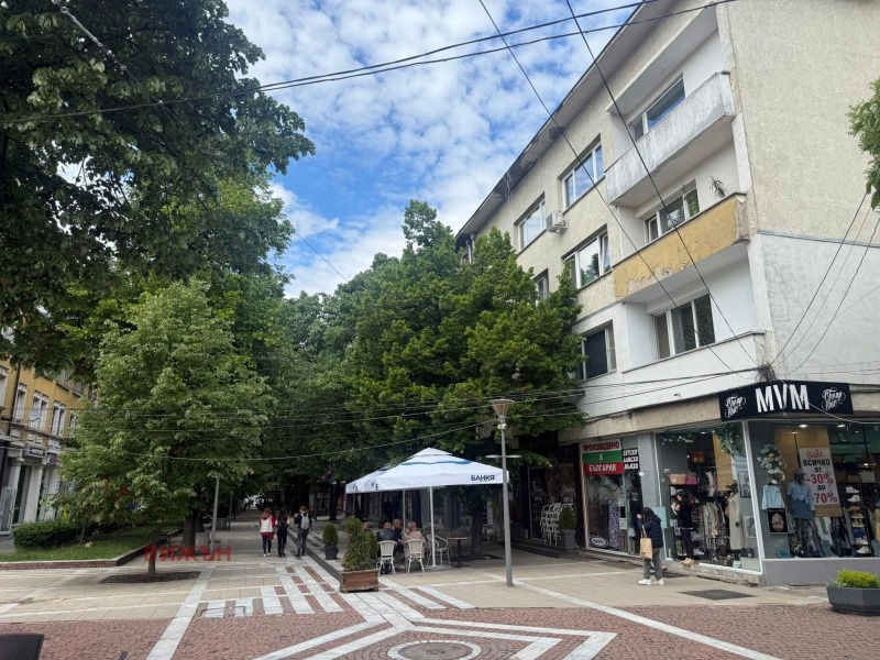 Продаја  1 спаваћа соба Перник , Центар , 75 м2 | 23456333