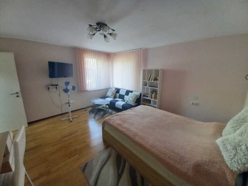 Продава КЪЩА в град Шумен, Добруджански - 98 кв.м / 140 000 € » 273 816.20 лв., АДРЕС НЕДВИЖИМИ ИМОТИ - КАНТОРА ШУМЕН