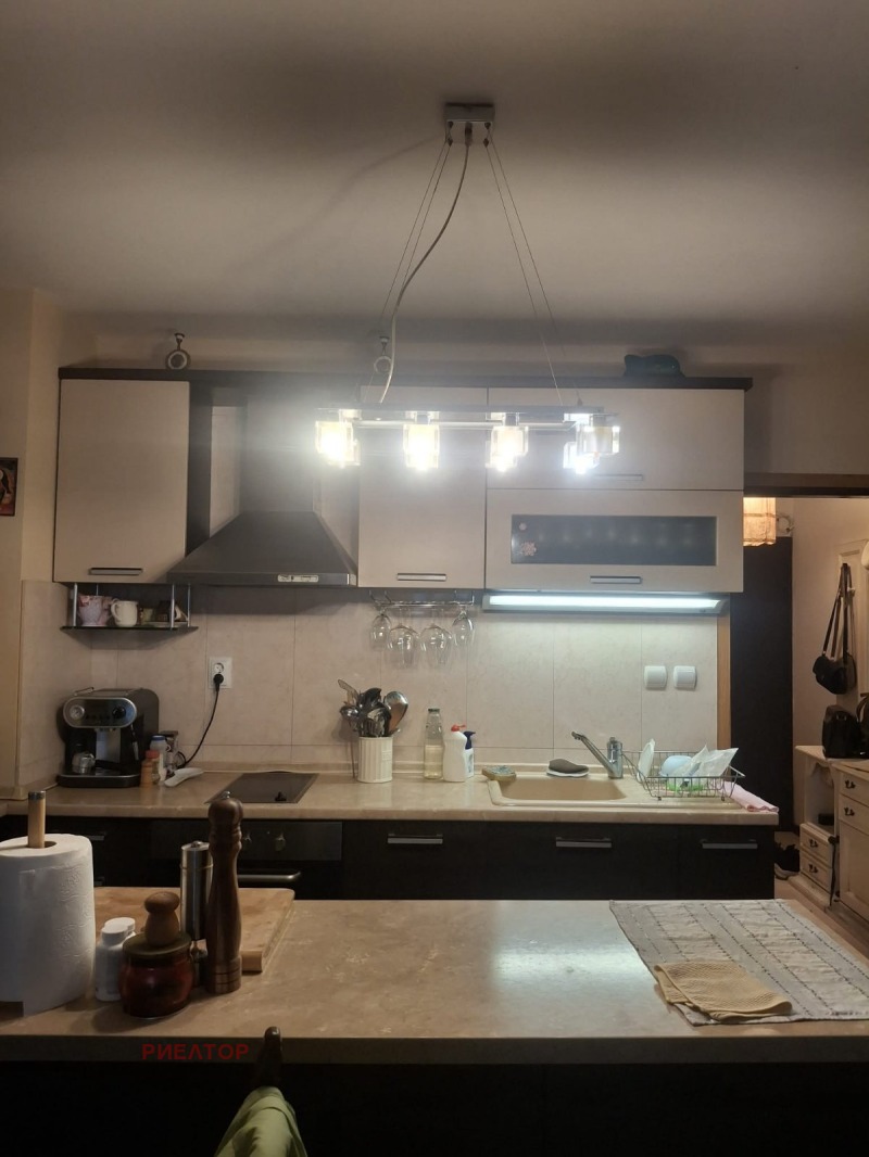 Продава 2-СТАЕН в град Пловдив, Кючук Париж - 75 кв.м / 143 000 € » 279 683.69 лв., РИЕЛТОР