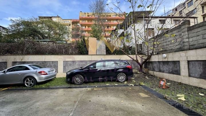 Продава ГАРАЖ, ПАРКОМЯСТО, гр. Варна, Левски 1