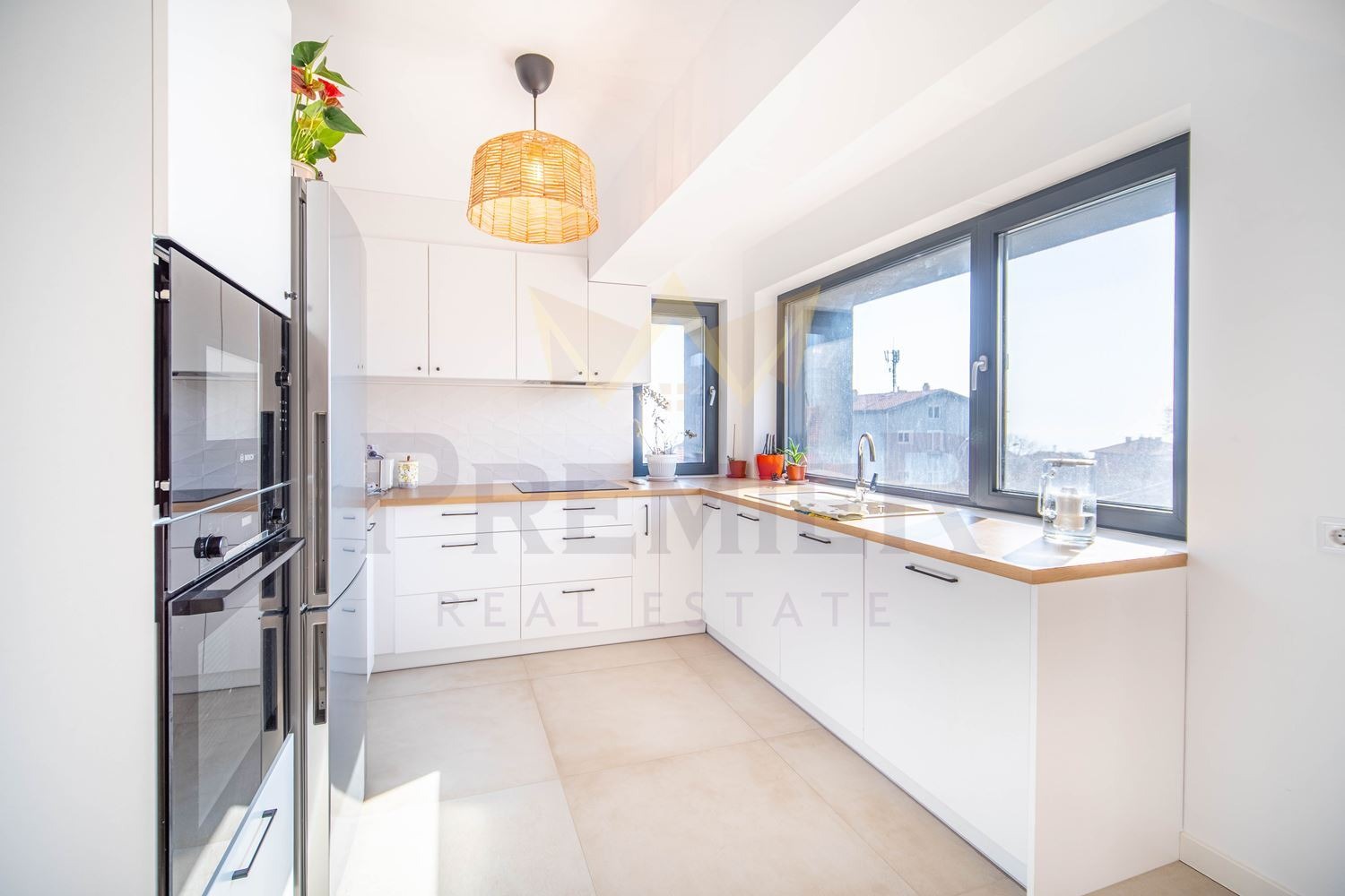 Продава 3-СТАЕН, гр. Варна, Галата, снимка 3 - Апартаменти - 54074022