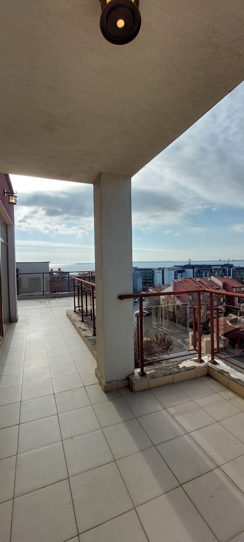 Продава 3-СТАЕН в област Бургас, гр. Свети Влас - 143 кв.м / 185 224 € » 362 266.66 лв., РИЧ