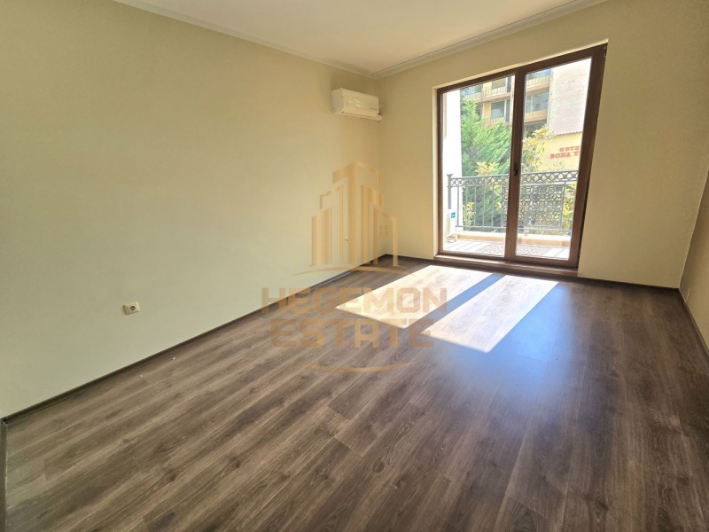 Till salu  1 sovrum Varna , m-t Alen mak , 78 kvm | 99628820 - bild [2]