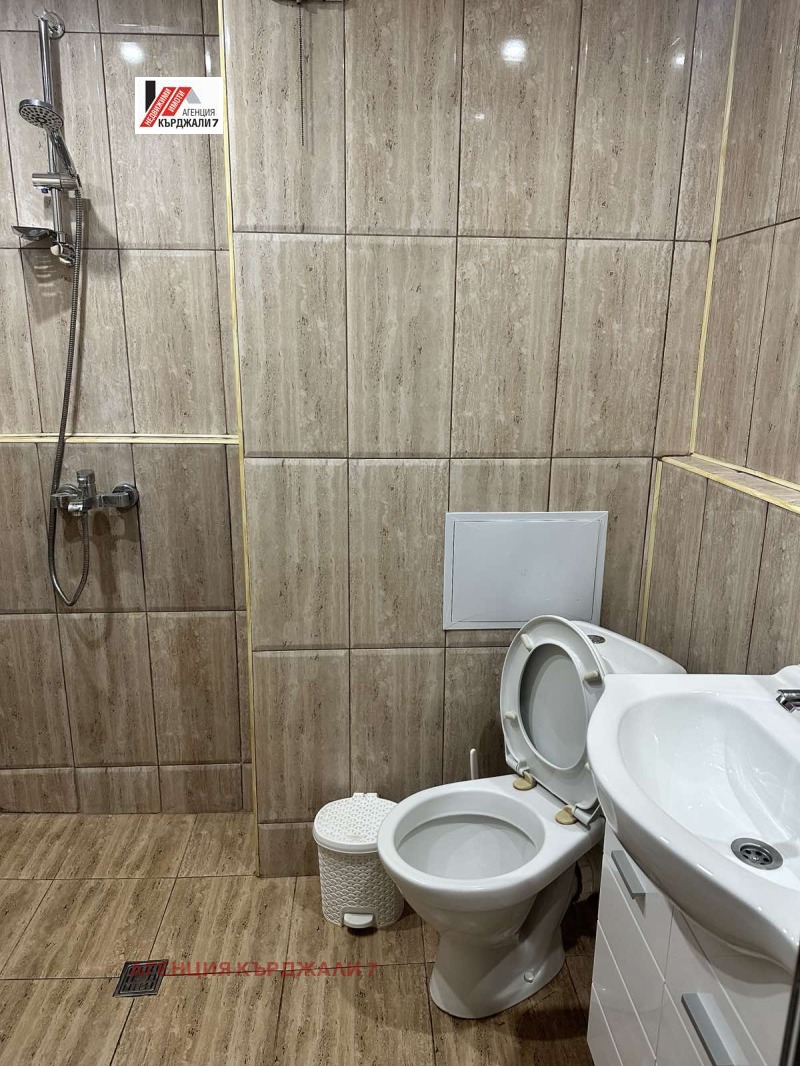 Продава 2-СТАЕН, гр. Кърджали, Възрожденци, снимка 6 - Апартаменти - 53323874