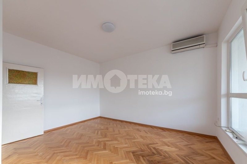 Продава МНОГОСТАЕН, гр. Варна, Център, снимка 8 - Апартаменти - 52491666