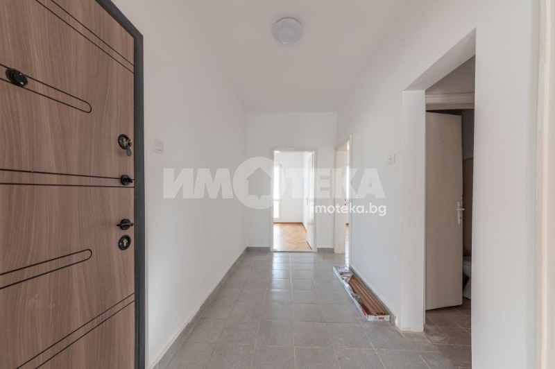 Продава МНОГОСТАЕН, гр. Варна, Център, снимка 17 - Апартаменти - 52491666