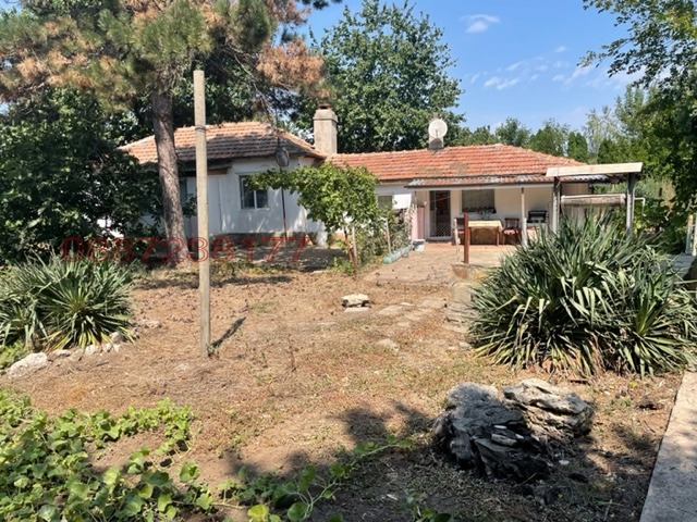 Продава КЪЩА, с. Крапец, област Добрич