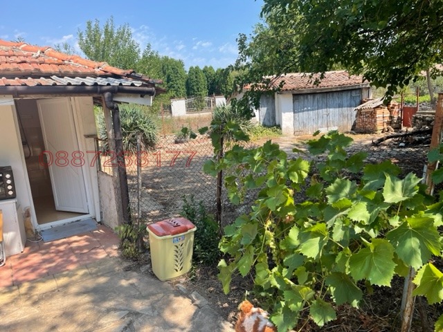 Продава КЪЩА, с. Крапец, област Добрич, снимка 2 - Къщи - 52770055