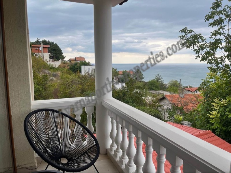 Продава КЪЩА, гр. Балчик, област Добрич, снимка 2 - Къщи - 52937230