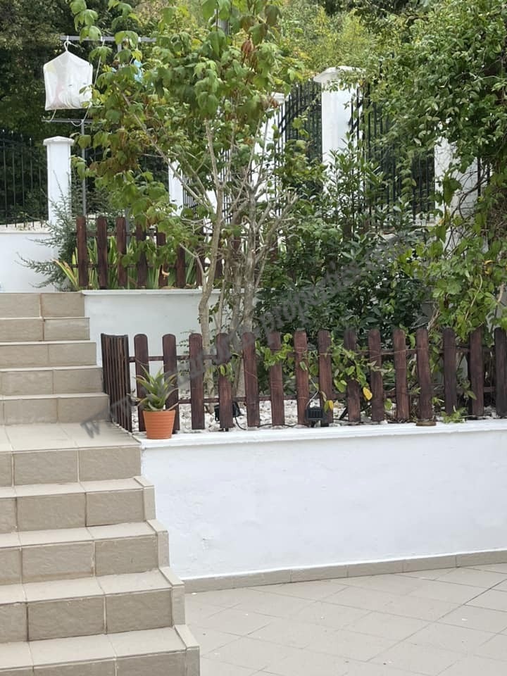 Продава КЪЩА, гр. Балчик, област Добрич, снимка 3 - Къщи - 52937230