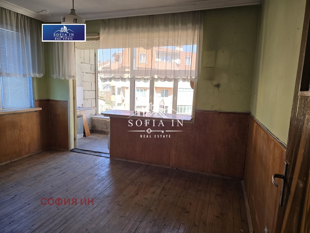 Продава ЕТАЖ ОТ КЪЩА, гр. Благоевград, Широк център, снимка 7 - Етаж от къща - 53729340