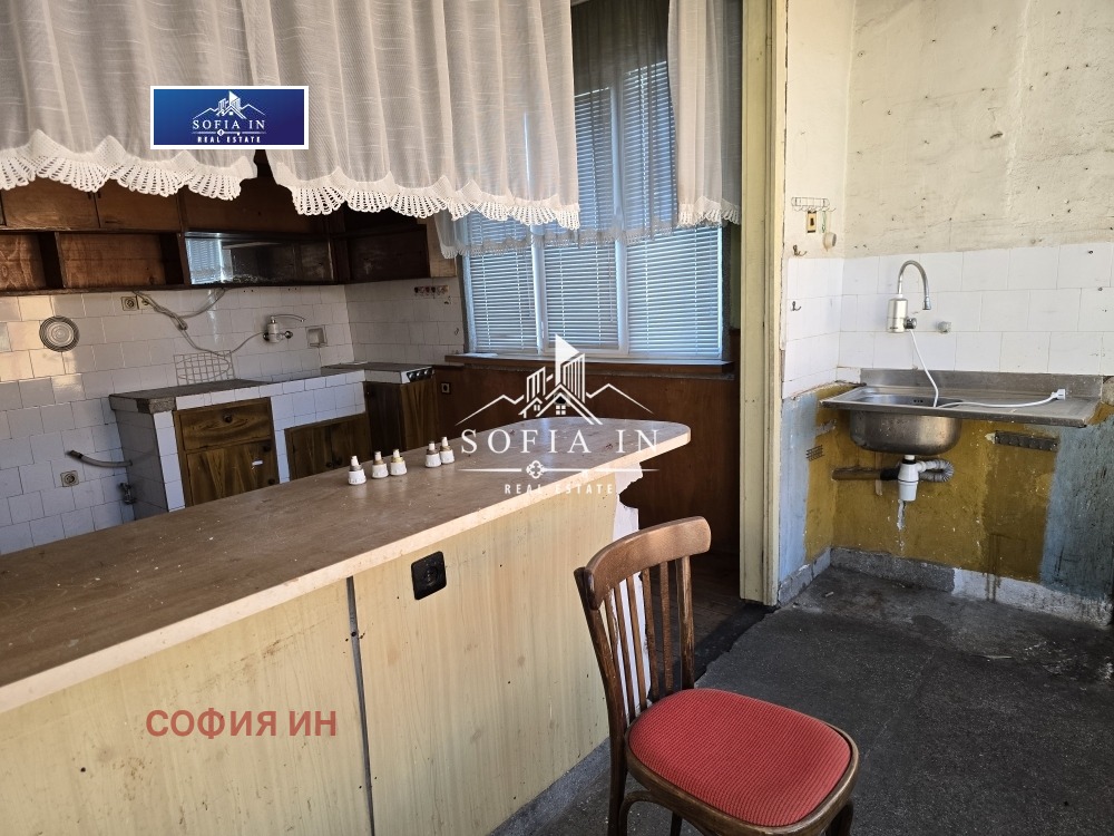 Продава ЕТАЖ ОТ КЪЩА, гр. Благоевград, Широк център, снимка 5 - Етаж от къща - 53729340