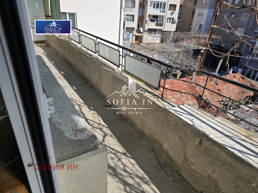 Продава ЕТАЖ ОТ КЪЩА, гр. Благоевград, Широк център, снимка 2 - Етаж от къща - 53729340