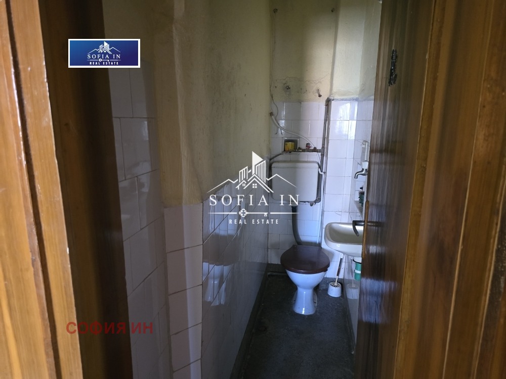 Продава ЕТАЖ ОТ КЪЩА, гр. Благоевград, Широк център, снимка 15 - Етаж от къща - 53729340