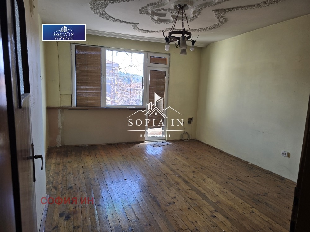 Продава ЕТАЖ ОТ КЪЩА, гр. Благоевград, Широк център, снимка 11 - Етаж от къща - 53729340