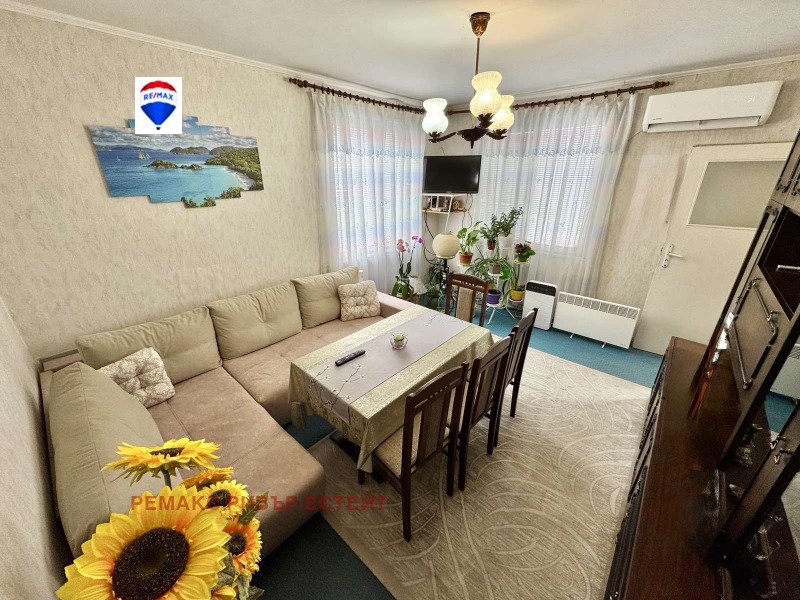Продава КЪЩА в град Русе, Средна кула - 252 кв.м / 225 000 € » 440 061.75 лв., РЕМАКС РИВЪР ЕСТЕЙТ