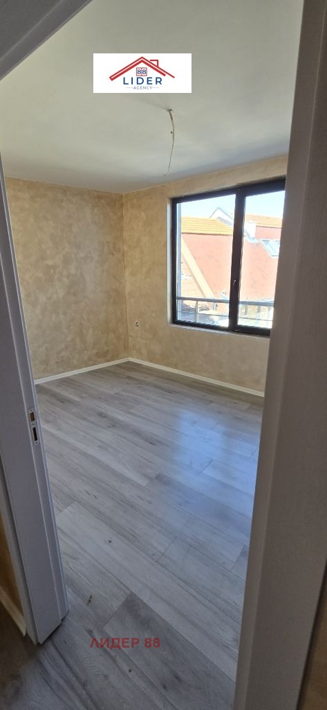 Продава  2-стаен град Плевен , Широк център , 60 кв.м | 50738922 - изображение [4]