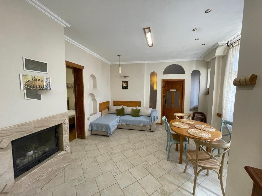 Продава 4-СТАЕН, гр. София, Център, снимка 6 - Апартаменти - 54144634