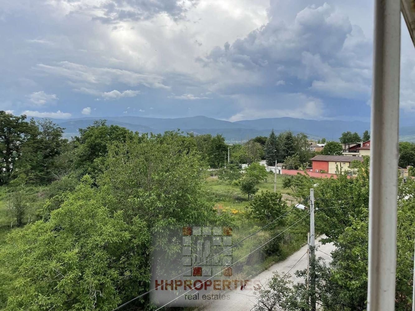 Продава ЕТАЖ ОТ КЪЩА, гр. Пловдив, Прослав, снимка 8 - Етаж от къща - 53979623