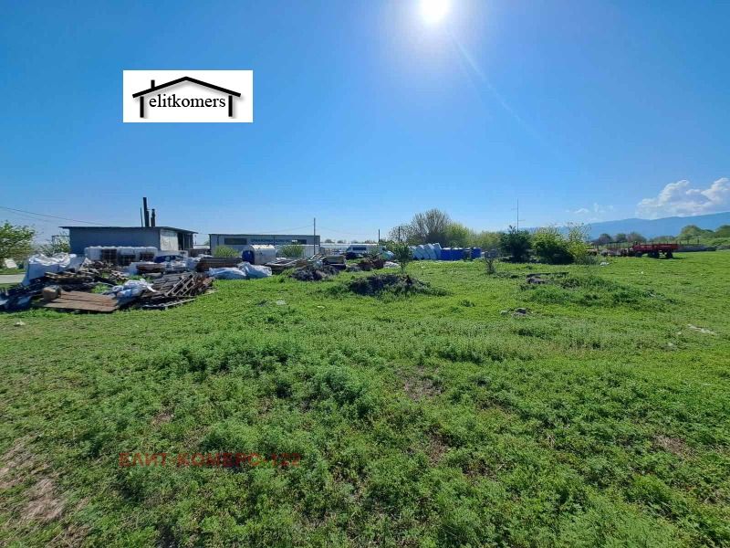 Продава ЗЕМЕДЕЛСКА ЗЕМЯ в област Пловдив, с. Ново село - 20 дка / 380 000 € » 743 215.40 лв., ЕЛИТ-КОМЕРС-122