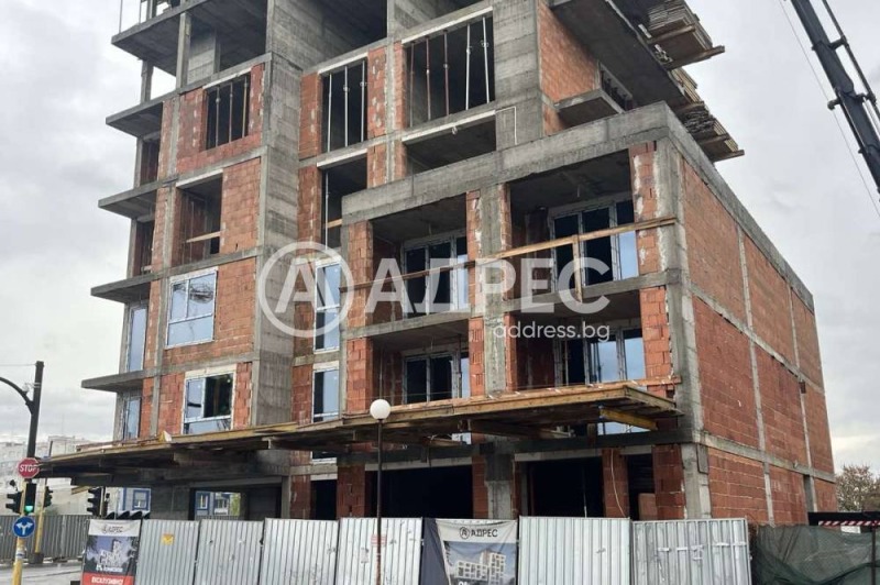 Продава МНОГОСТАЕН, гр. София, Левски В, снимка 2 - Апартаменти - 51250790