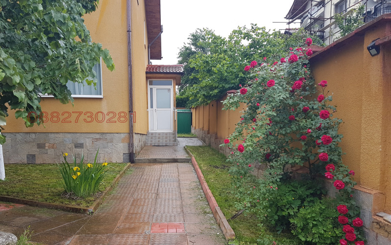 Продава КЪЩА, гр. София, с. Войнеговци, снимка 2 - Къщи - 52853398