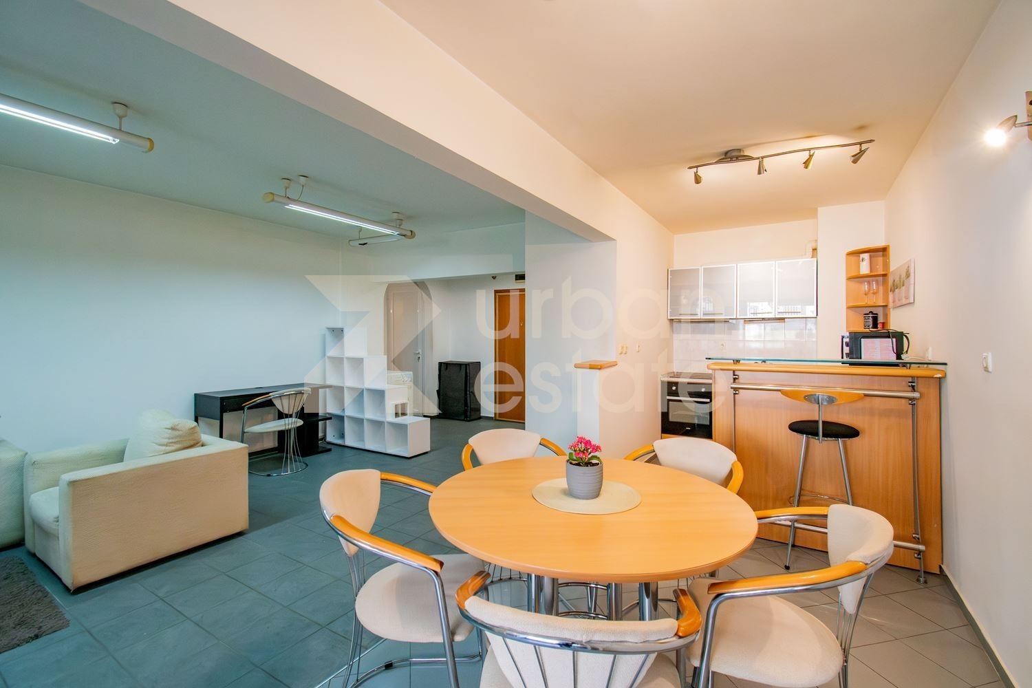 Продава 2-СТАЕН, гр. София, Борово, снимка 2 - Апартаменти - 55710609