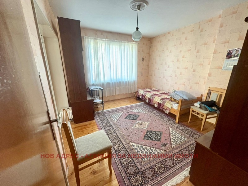 Продава КЪЩА, град Търговище, Вароша • 280000 лв. / 143161.73 € • 65743986 1