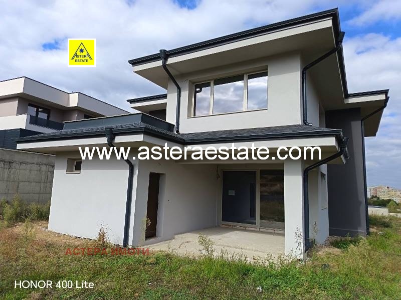 Продава КЪЩА, с. Изгрев, област Благоевград