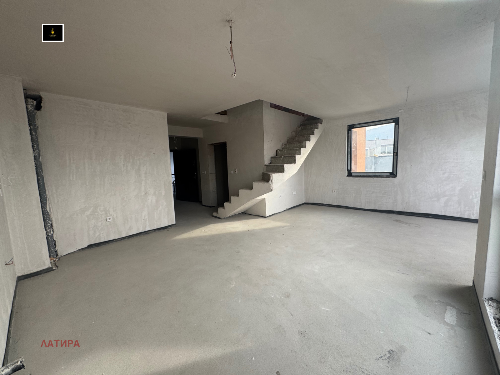 Продава МНОГОСТАЕН, гр. София, Дианабад, снимка 2 - Апартаменти - 54289830