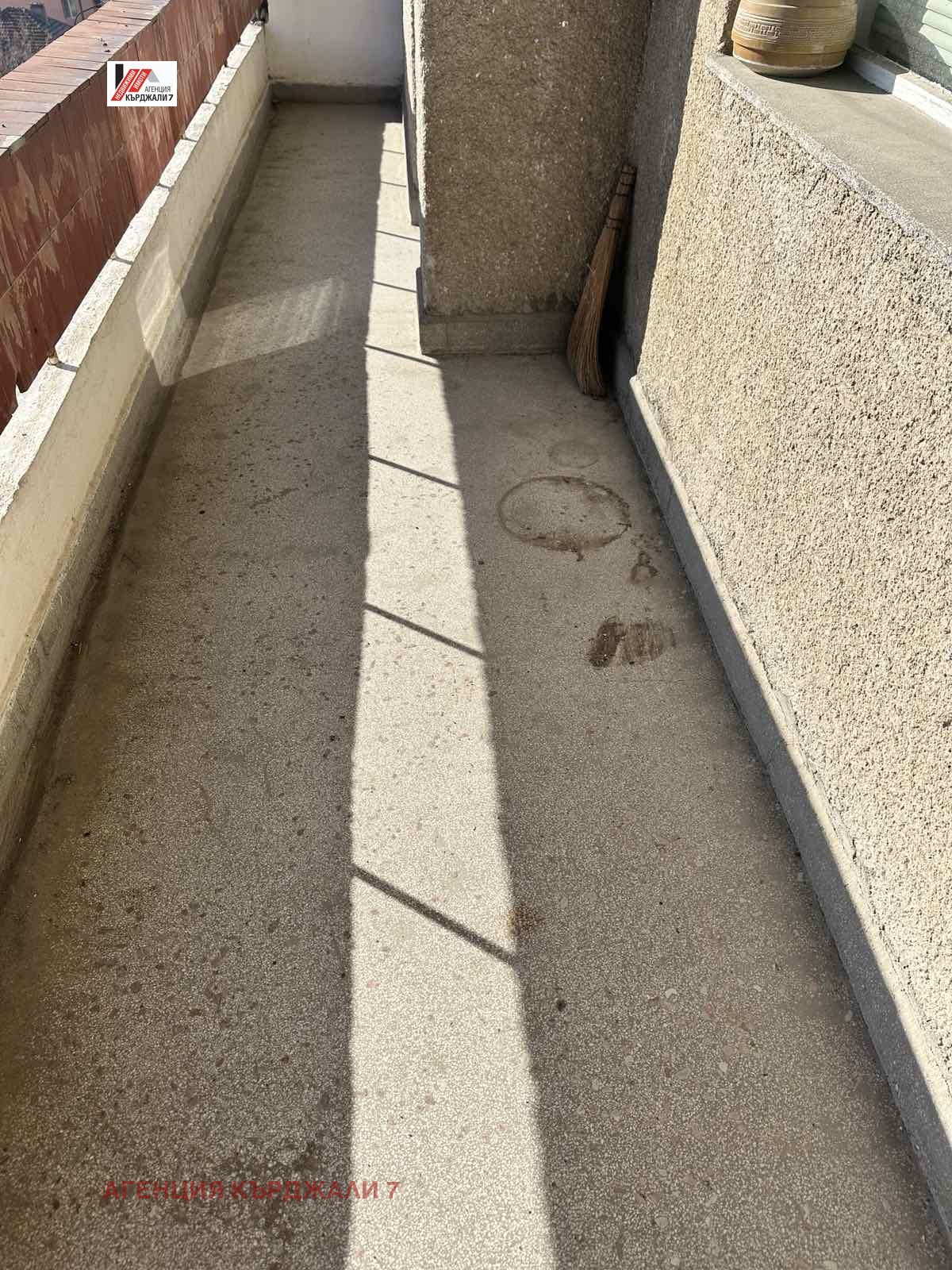 Продава МНОГОСТАЕН, гр. Кърджали, Байкал, снимка 7 - Апартаменти - 54325617