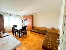 Studio Wrabniza 1, Sofia 3
