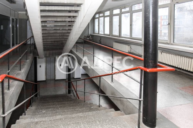 In vendita  Ufficio Sofia , Zona B-19 , 1300 mq | 44814428 - Immagine [11]