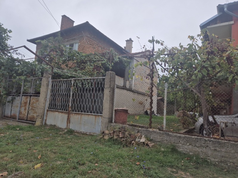 Продава КЪЩА, област Велико Търново, гр. Дебелец • 140000 € / 273816.20 лв. • 86854983 1