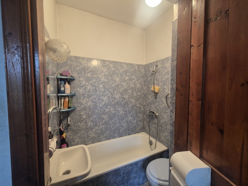 Продава КЪЩА, гр. Дебелец, област Велико Търново, снимка 17 - Къщи - 52602857