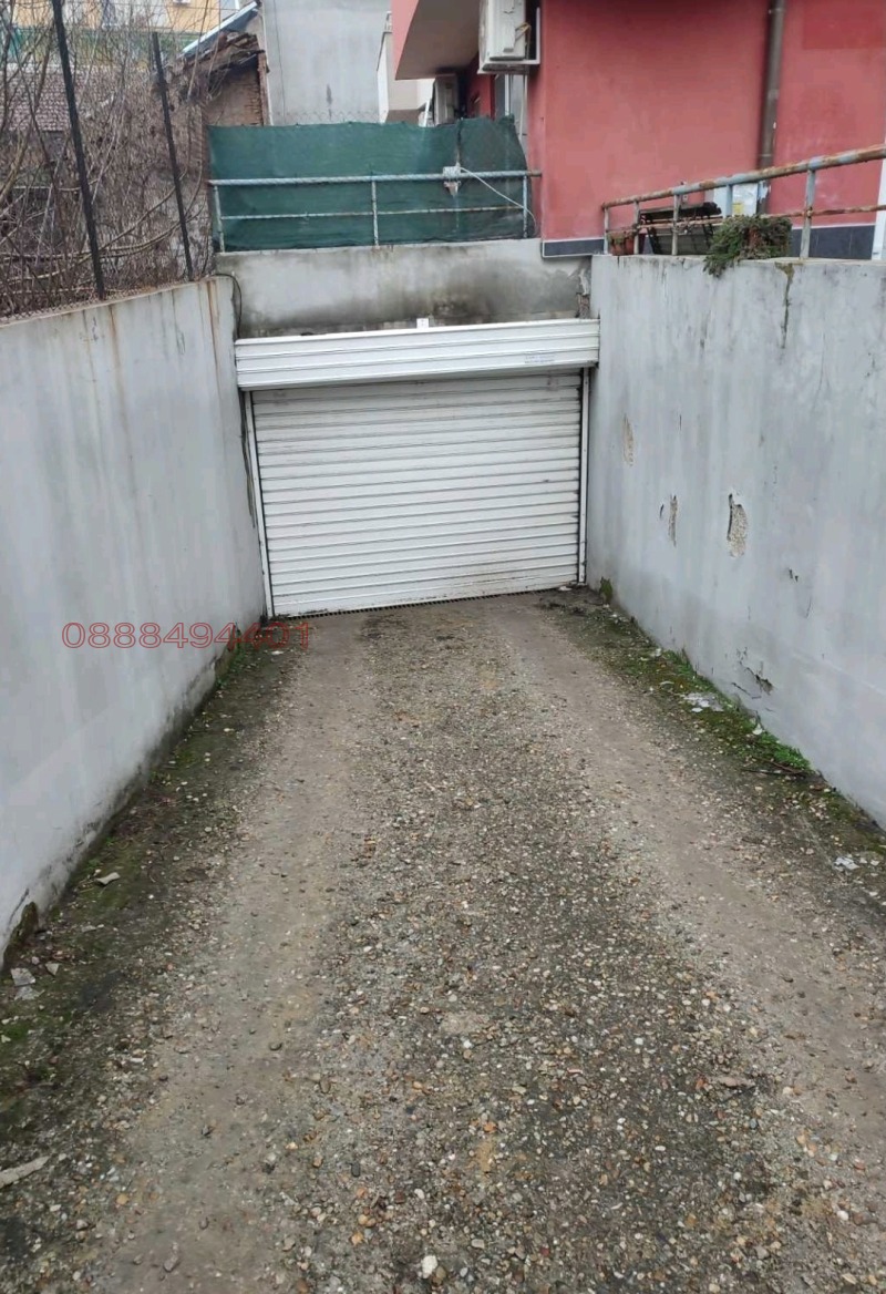 Продава ГАРАЖ, ПАРКОМЯСТО, гр. Русе, Център