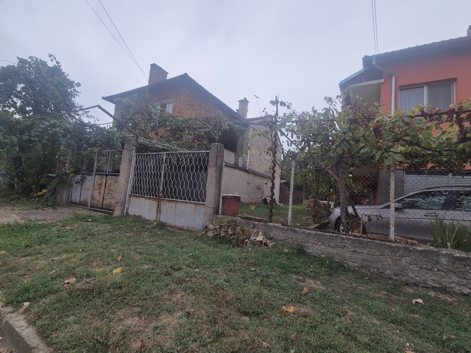 Продава КЪЩА, гр. Дебелец, област Велико Търново, снимка 2 - Къщи - 52602857