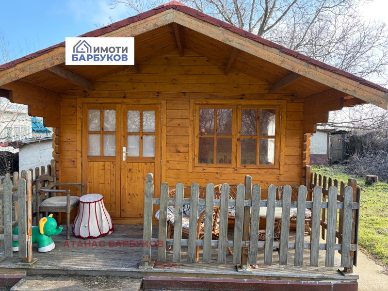 Продава ВИЛА в град Русе, в.з. 9-ти километър - 37 кв.м / 20 900 € » 40 876.85 лв., АТАНАС БАРБУКОВ